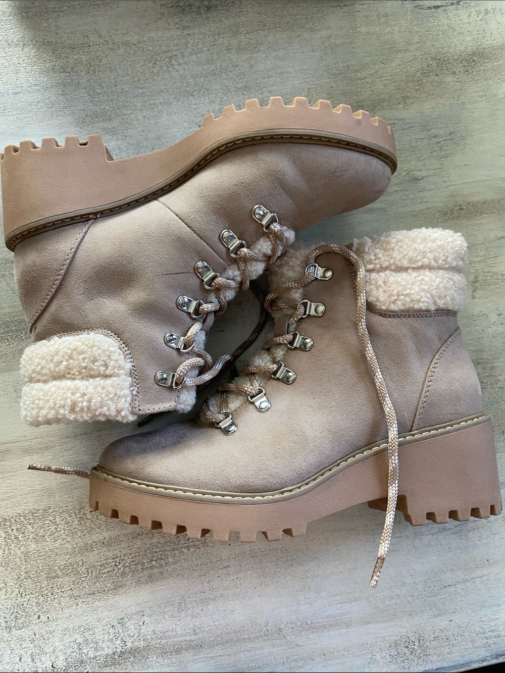 Dream Pairs Tan Shearling-Lined Lug Sole Lace-Up Boots
